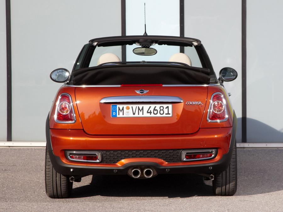  Mini Cooper S Cabrio 2010 года  (фото 12 из 13)